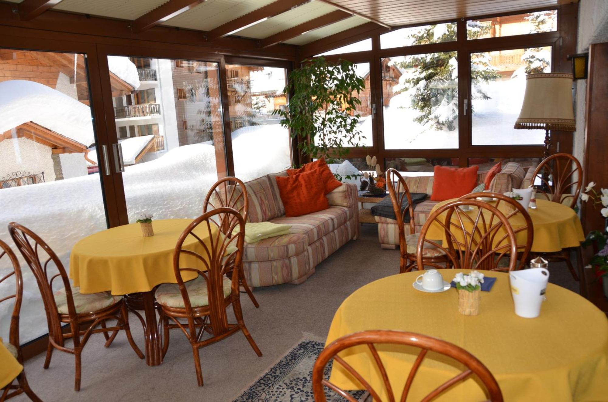 Hotel Mirabeau เวอร์บิเอร์ ภายนอก รูปภาพ